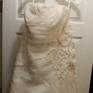 Ivory strapless wedding dress